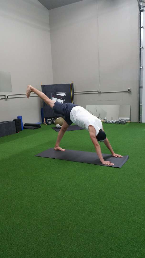 Goalie Yoga Power Sequence Goalrobber Hockey Schools